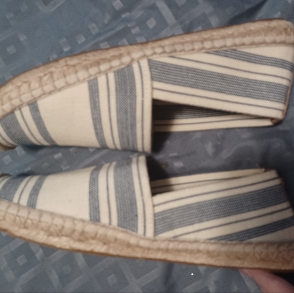 Shoes - Picture 5 of 6